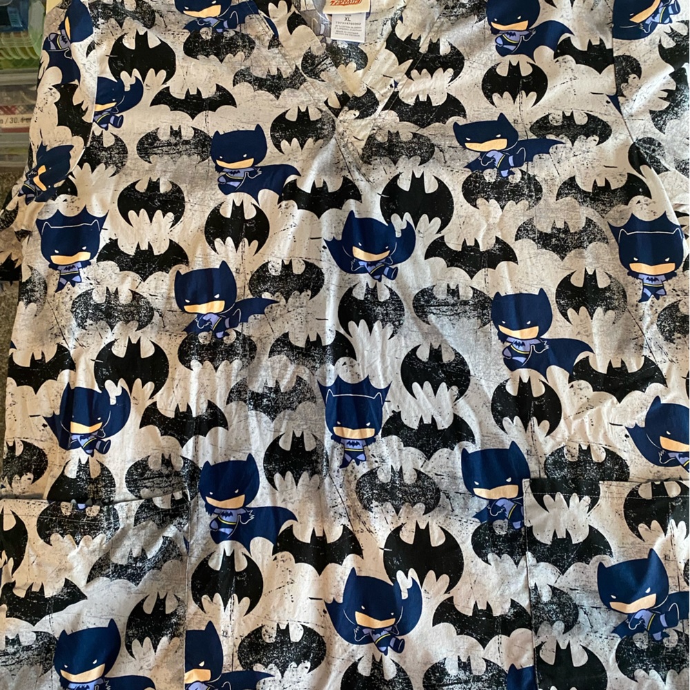 Justice League (C) Chibi Batman Scrub Top